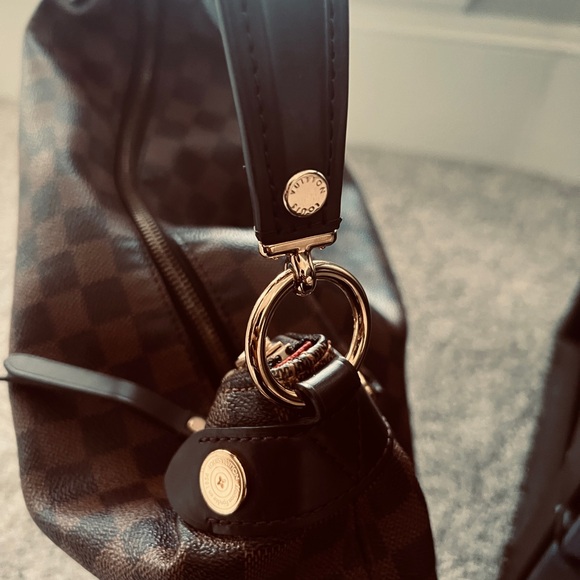 Louis Vuitton Handbag - Picture 7 of 9